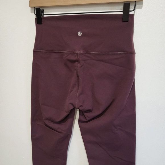 Lululemon Women’s Size 6 Burgundy Cropped Wunder Under Leggings - Picture 6 of 7